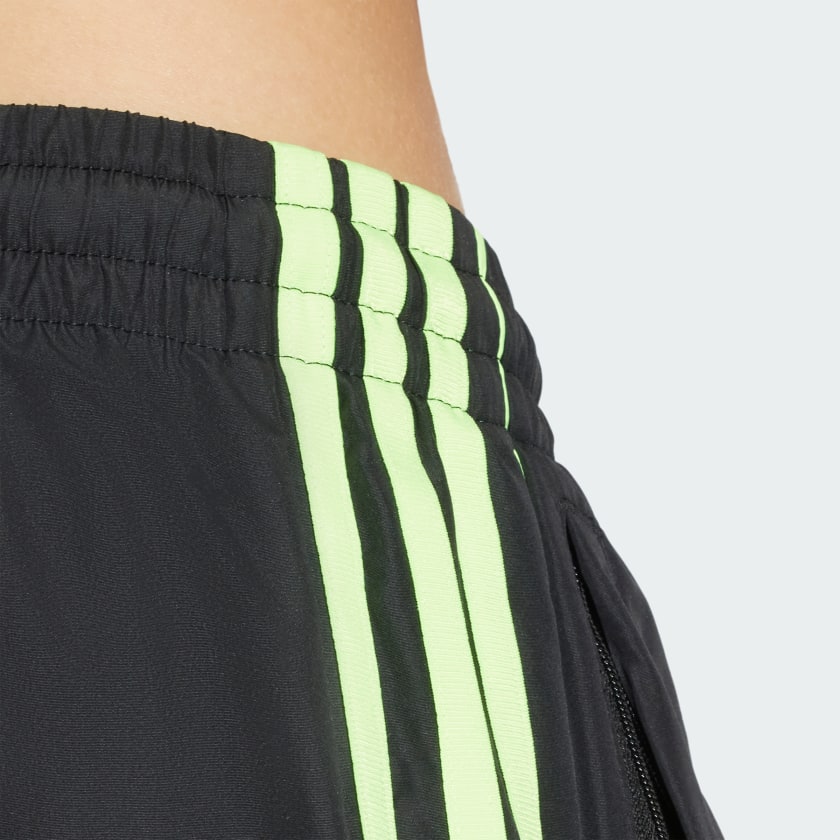 Women's adidas Teamgeist Adicolor Oversized Woven Track Pant